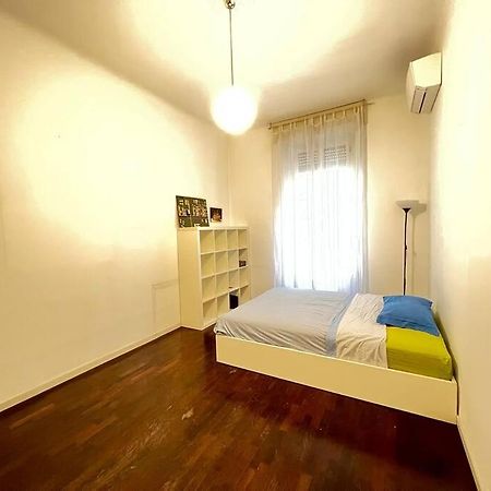 Modern Pretty Apartment Near Isola Zone Milan Luaran gambar